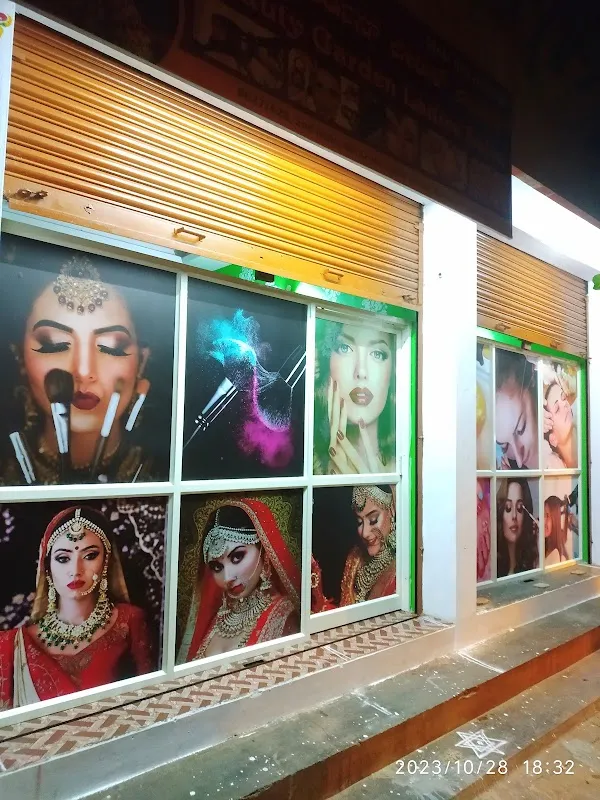 GreenTrends Unisex Hair & Style Salon