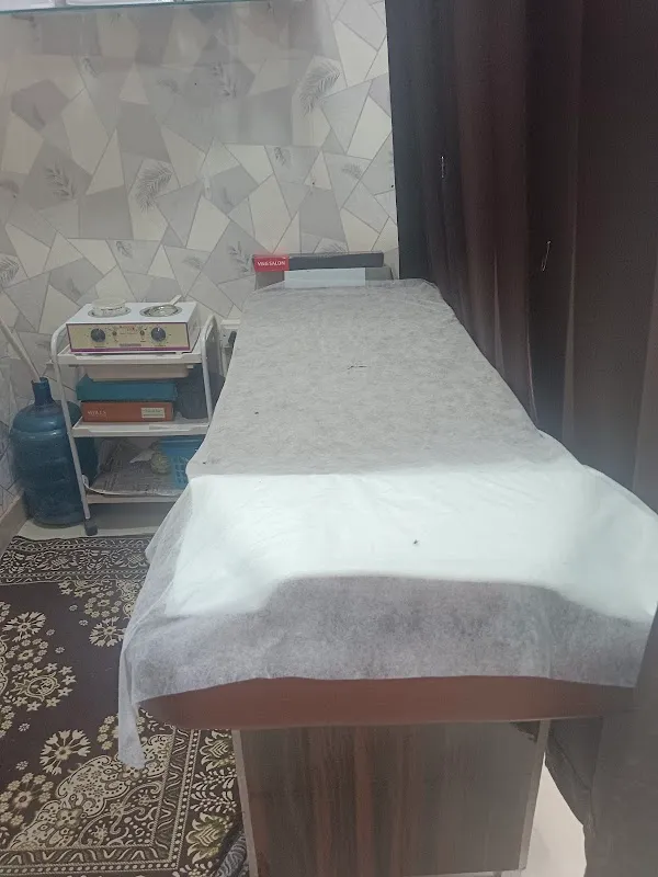 Beauty looks salon and academy
