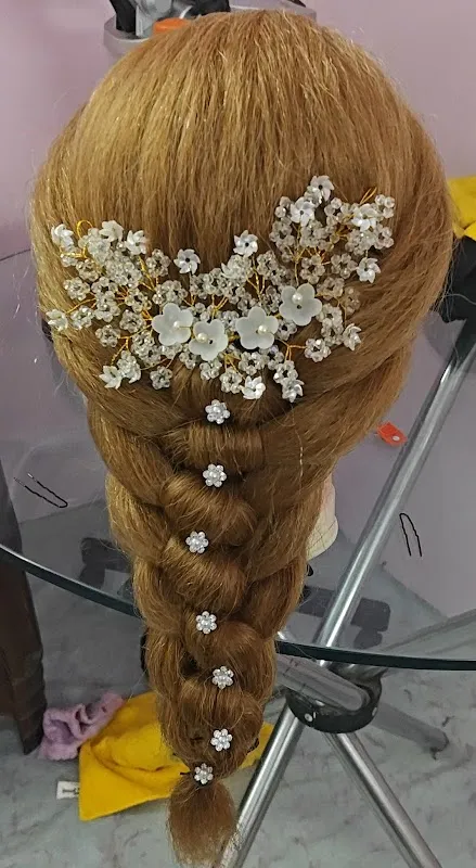 DITYA Parlour & Boutique- best ladies salon and boutique in nangloi