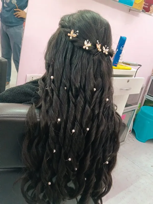 DITYA Parlour & Boutique- best ladies salon and boutique in nangloi