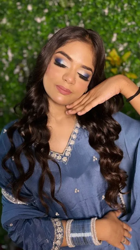Aaisha Sheikh Academy & Salon