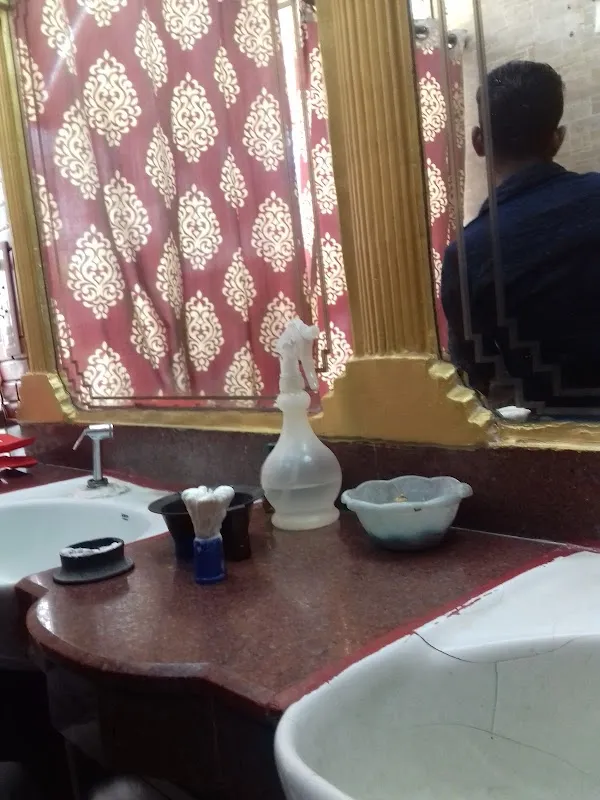 Monarts Family Saloon