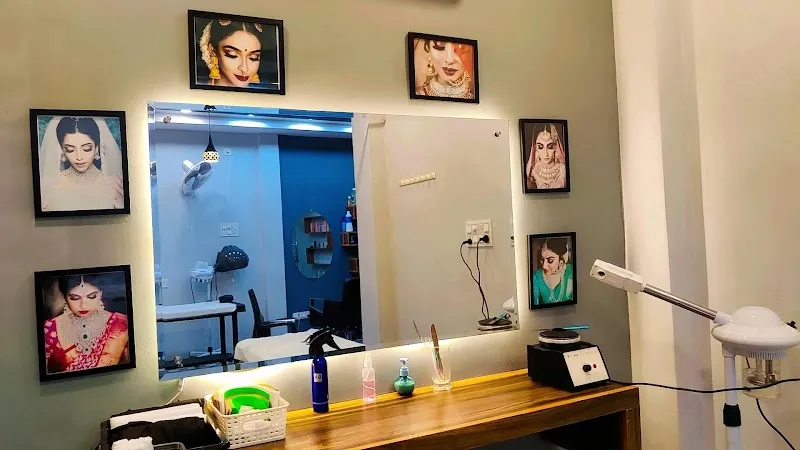 Be Beautiful Women's Lounge - Hair and Skin parlour