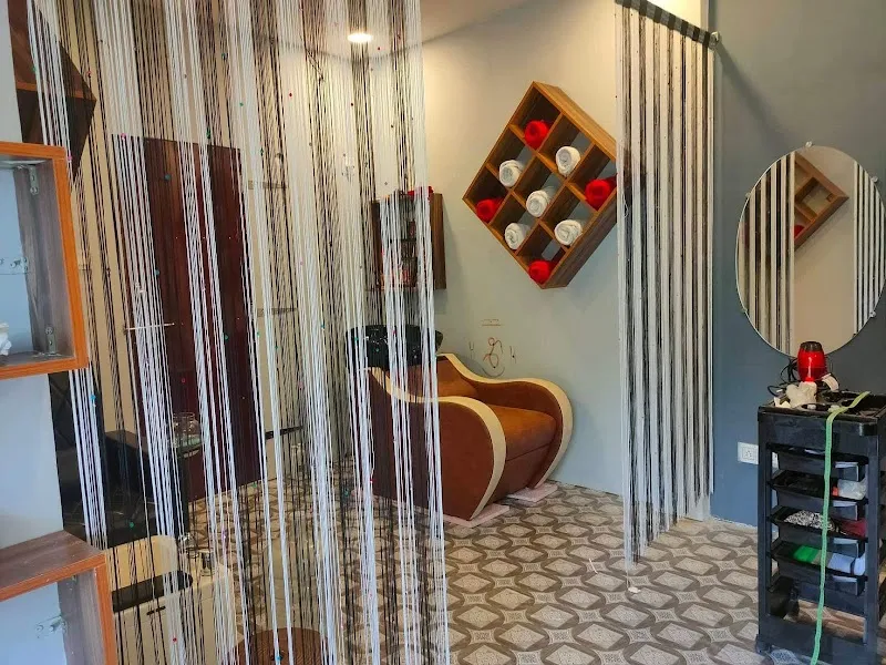 Be Beautiful Women's Lounge - Hair and Skin parlour