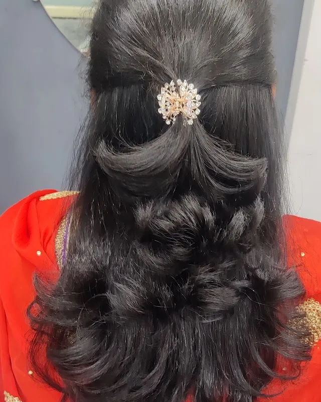 Be Beautiful Women's Lounge - Hair and Skin parlour