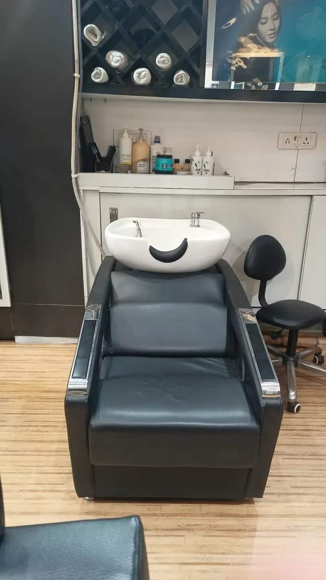 Page 3 unisex salon