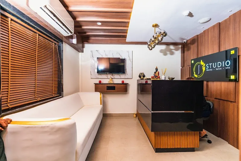 J Studio Luxury Beauty Studio