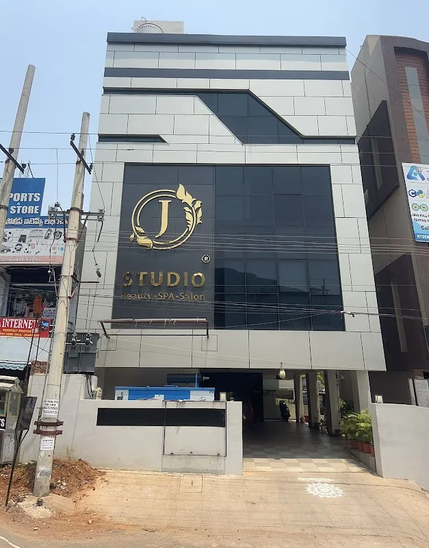 J Studio Luxury Beauty Studio