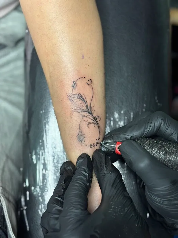 Hauz Khas Studio - Tattoo & Piercing