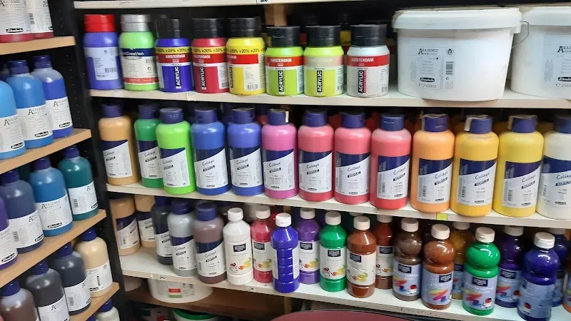 DKullolli Art Studio