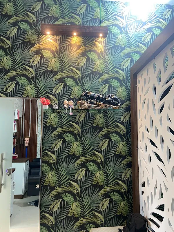 S.R. BEAUTY SALON