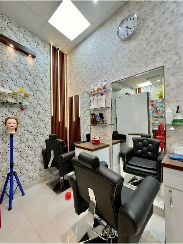 S.R. BEAUTY SALON