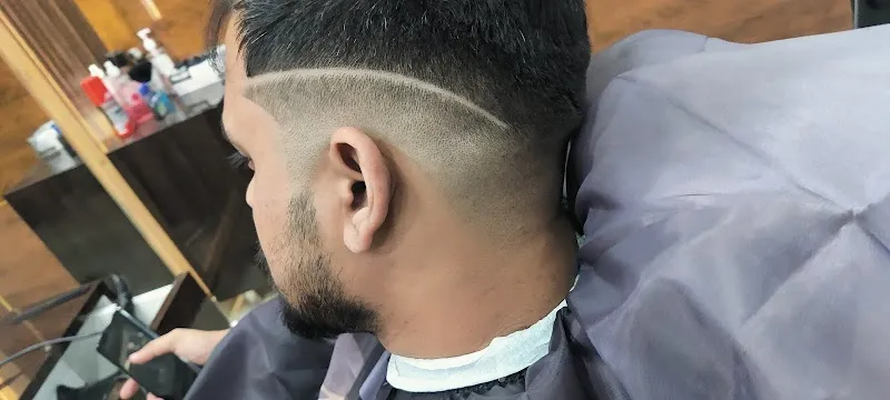 PLATINUM SALON
