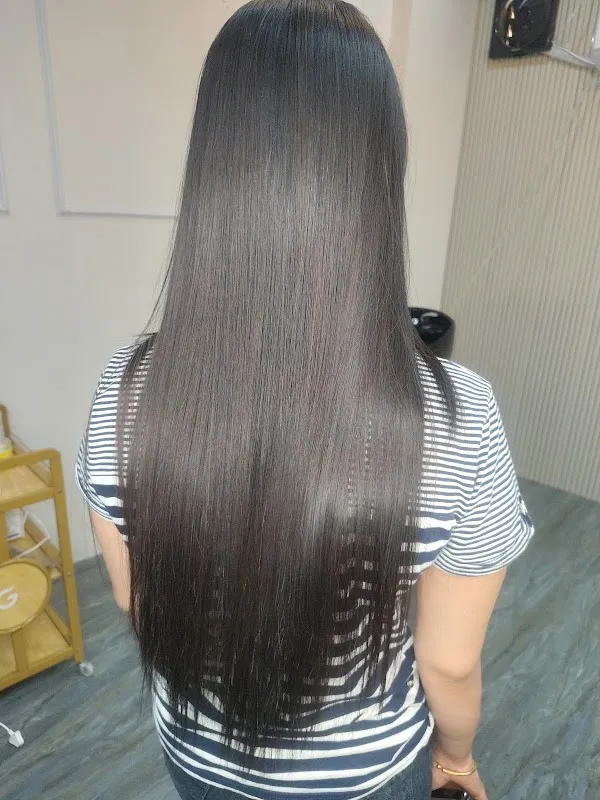 Scissors touch unisex salon