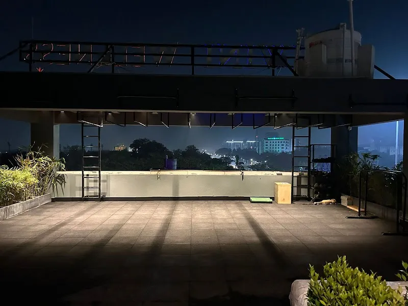Hop : An HB+ Studio