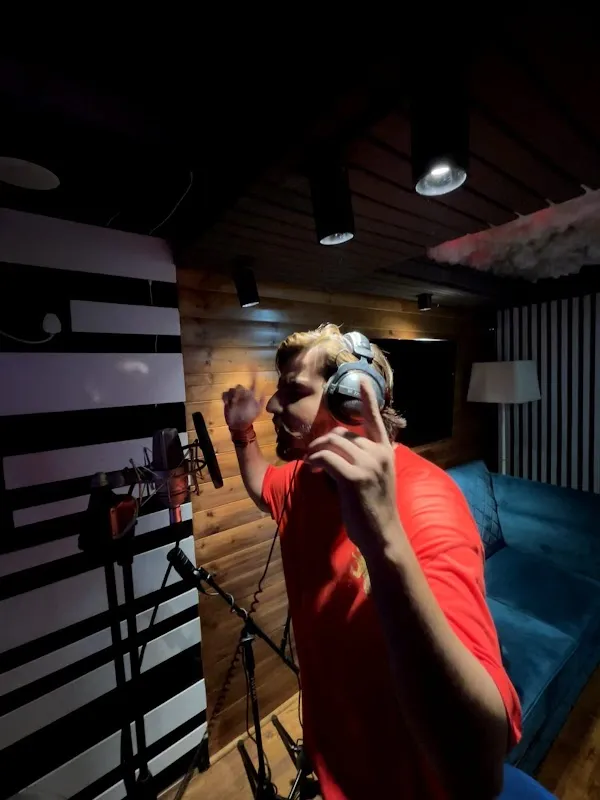 Sierra Audio Masters ( Recording & Music Studio Delhi )