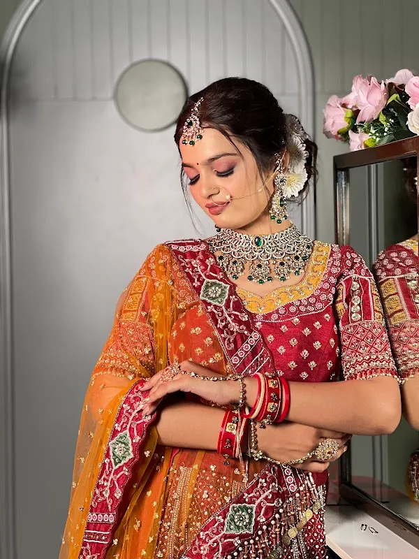 Akash Beauty Salon
