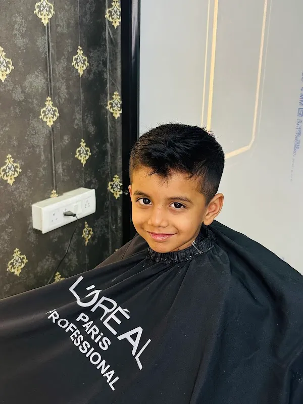 flying wings unisex salon