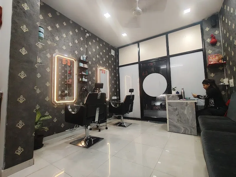 flying wings unisex salon