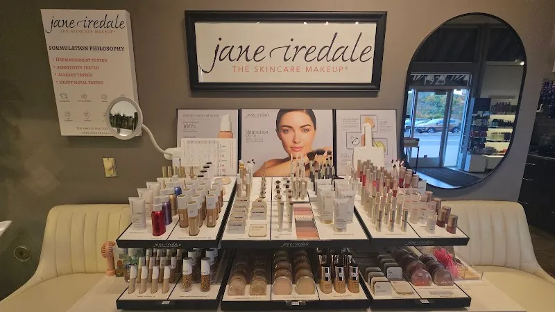 Capretti & Co Aveda Salon & Spa