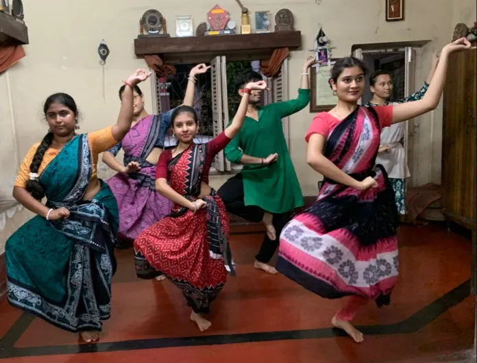 Saveri Odissi Dance School