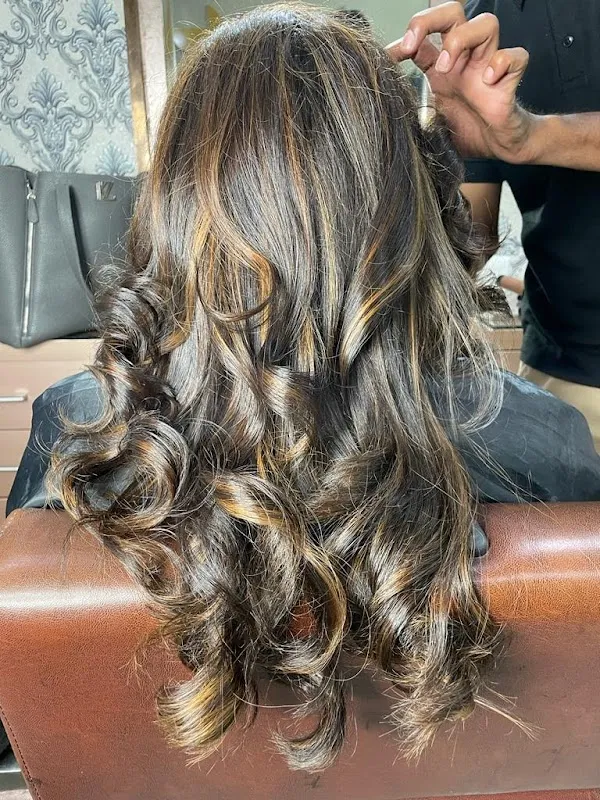 G Miracles Unisex Salon