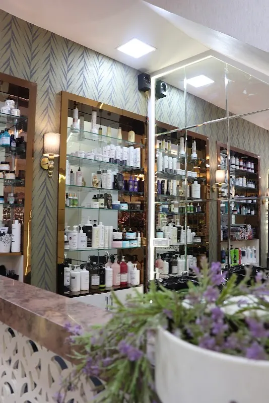 G Miracles Unisex Salon