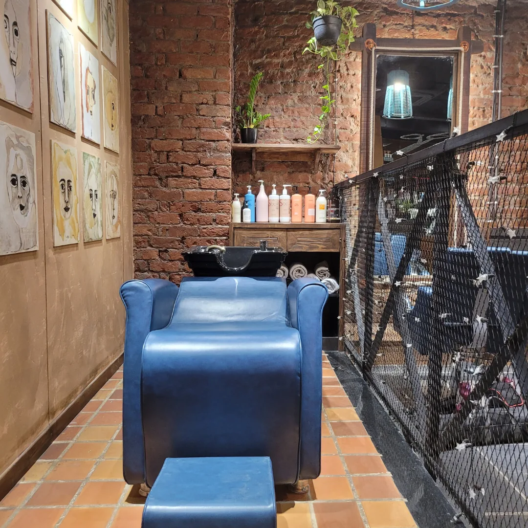 Shades & Mirrors Salon
