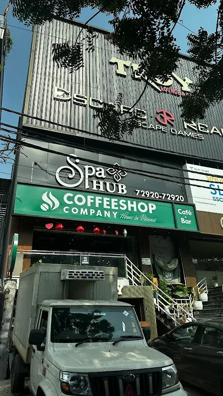 spa hub Punjabi Bagh club road