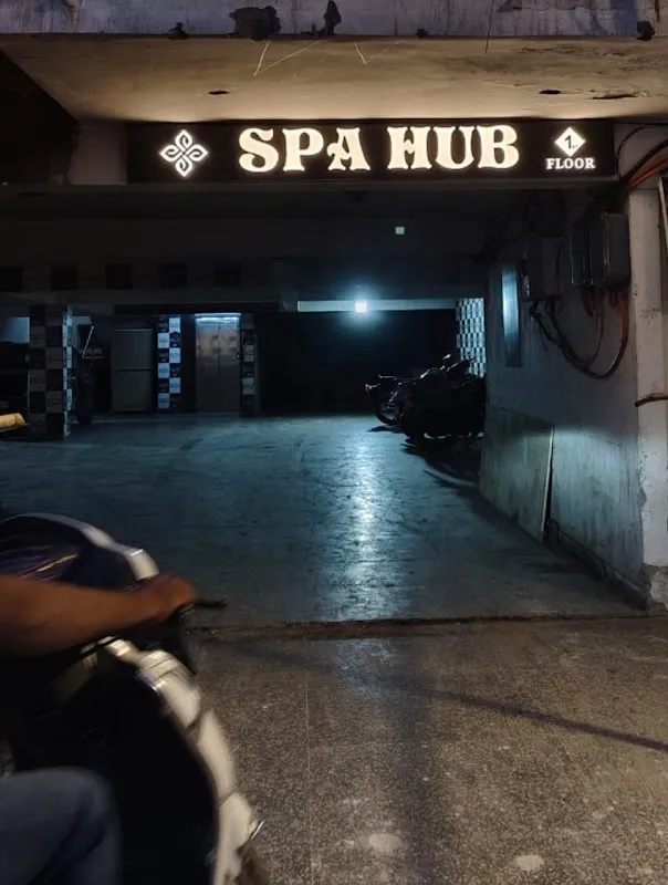 spa hub Punjabi Bagh club road