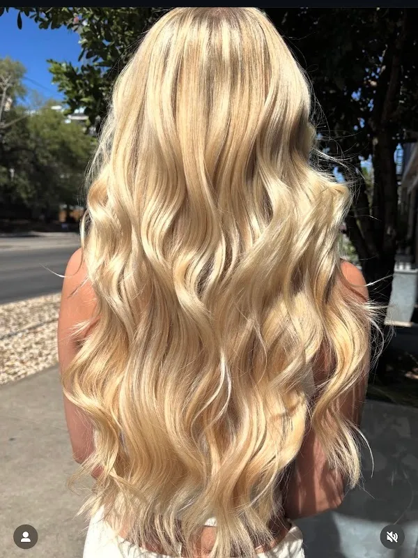 Red Stella Salon