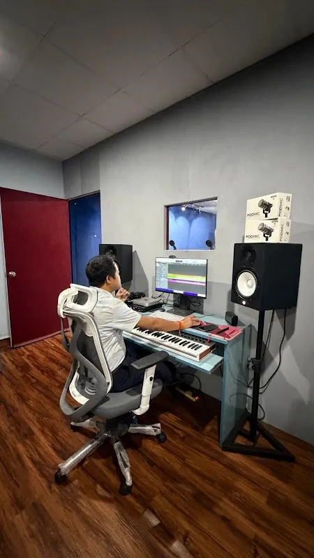 Gig Lab Soundworks - Jampad | Recording Studio | Podcast Studio | Music Academy