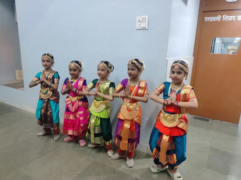SHRI KALANIKETAN DANCE CLASS