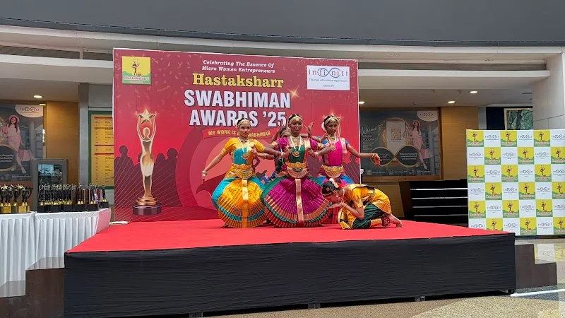 SHRI KALANIKETAN DANCE CLASS