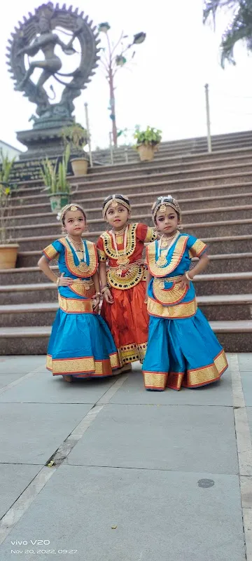 SHRI KALANIKETAN DANCE CLASS