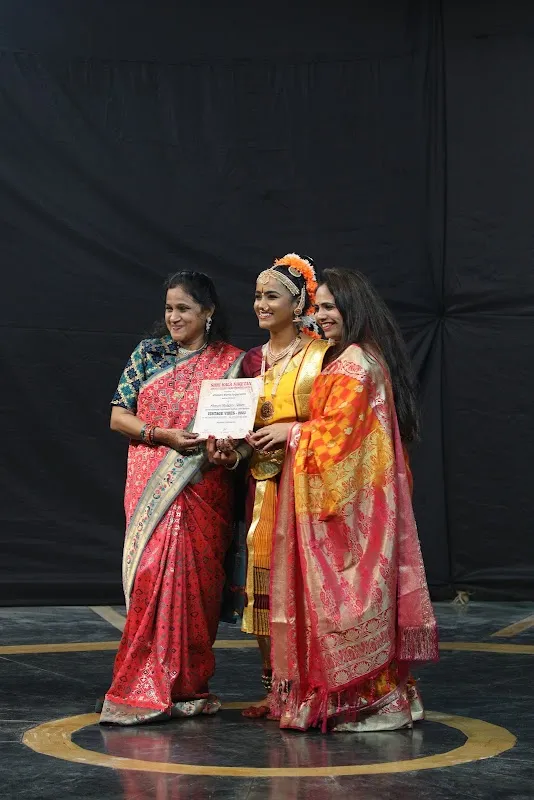 SHRI KALANIKETAN DANCE CLASS