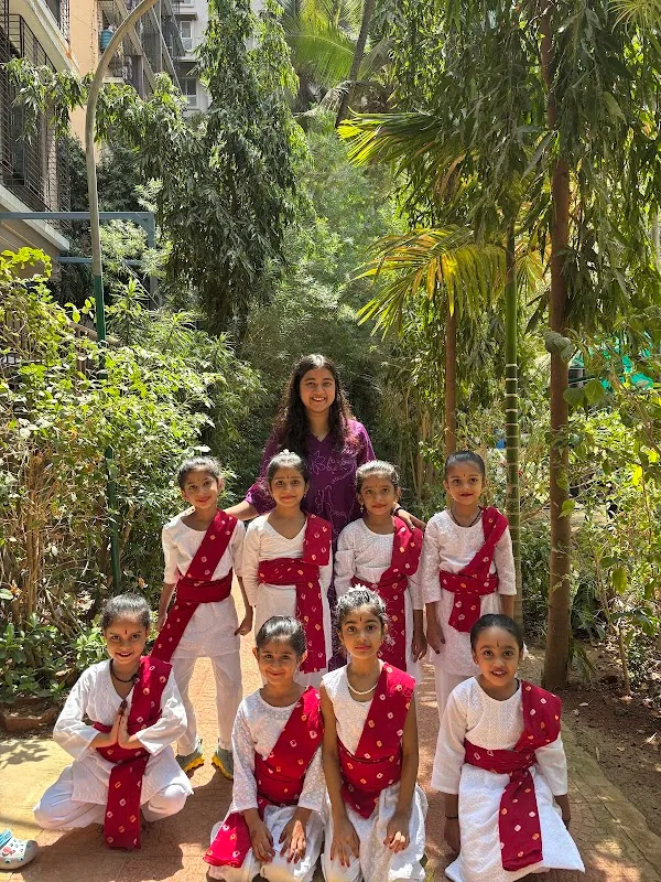 SHRI KALANIKETAN DANCE CLASS