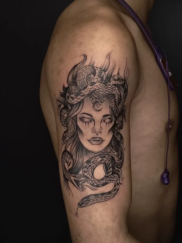 Micro Tattoo Studio