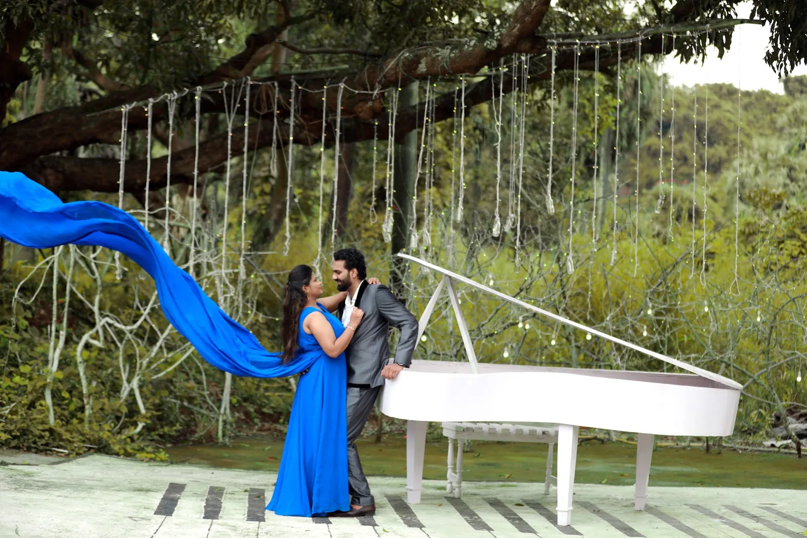 The focus city studio (Outdoor Pre Wedding Shoot in Mumbai)