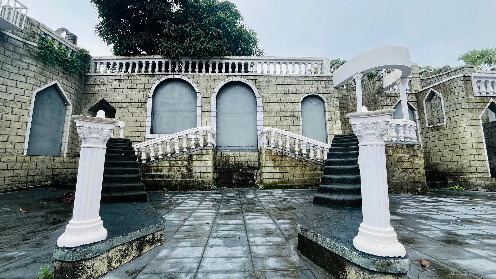 The focus city studio (Outdoor Pre Wedding Shoot in Mumbai)
