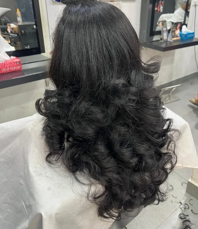 Lakme Salon For Him and Her in Shyambazar,Kolkata