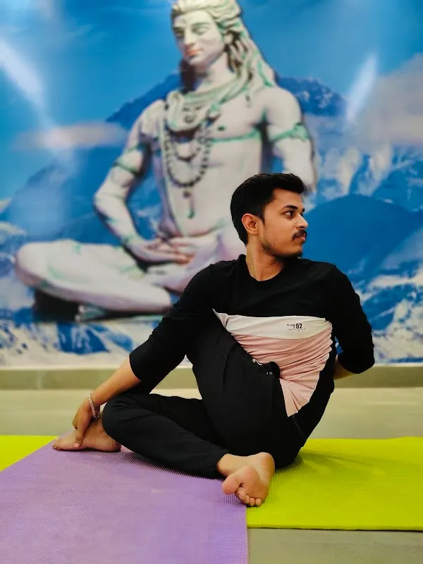 The Divine Yoga -The Best Yoga Teacher in Varanasi