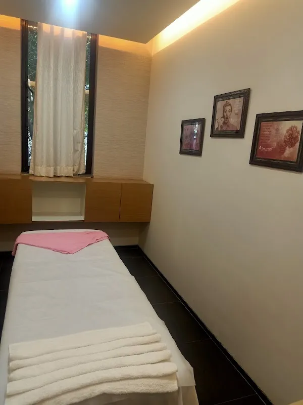 Celebrate Life Family Salon - Shapoorji Pallonji Parkwest