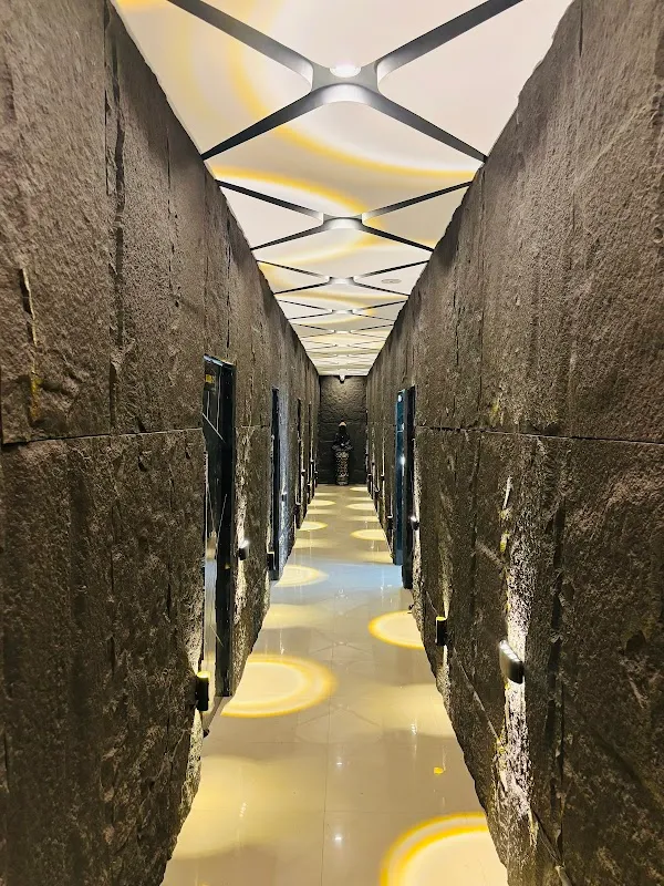 Kura Sparadise spa and salon