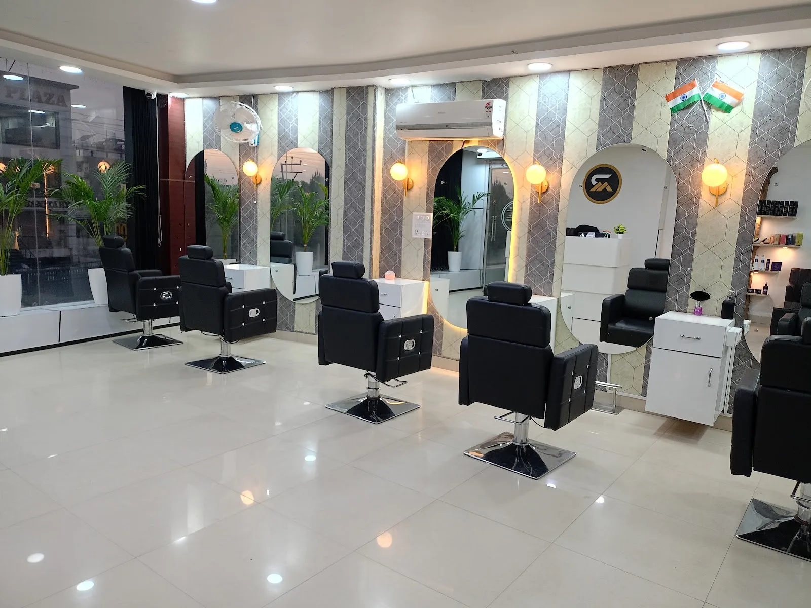 Rootz Master Unisex Salon
