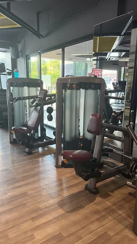 Gold's Gym Hazratganj