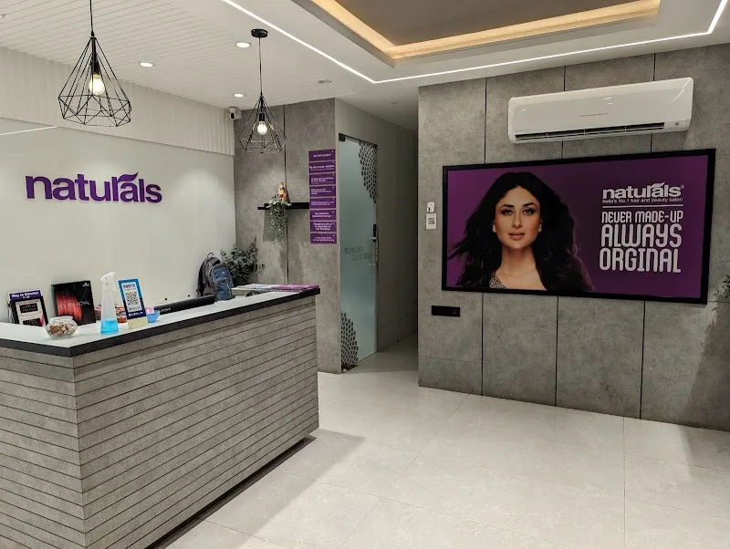 Naturals Salon