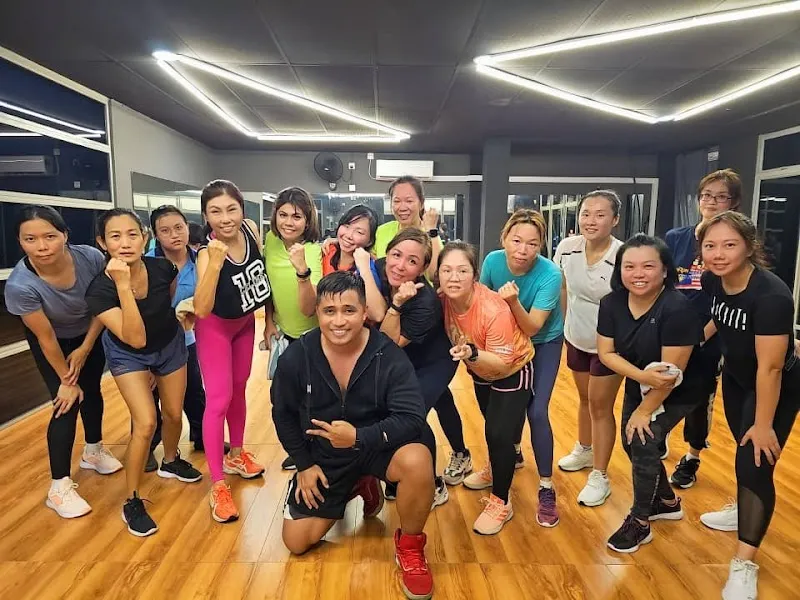 6 PAX FITNESS CENTRE JB