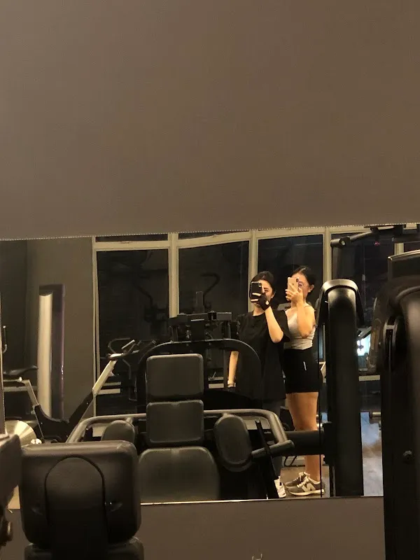 6 PAX FITNESS CENTRE JB