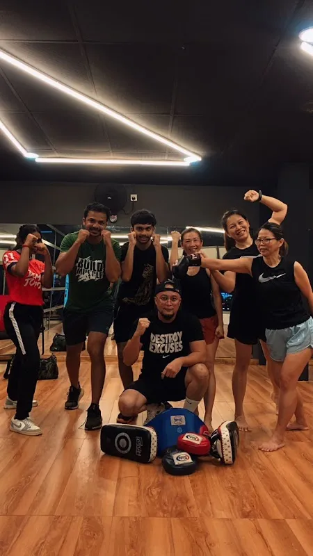 6 PAX FITNESS CENTRE JB
